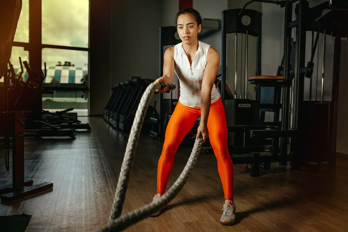 Descubre los mejores ejercicios de CrossFit para mujeres: Guía completa para una rutina efectiva